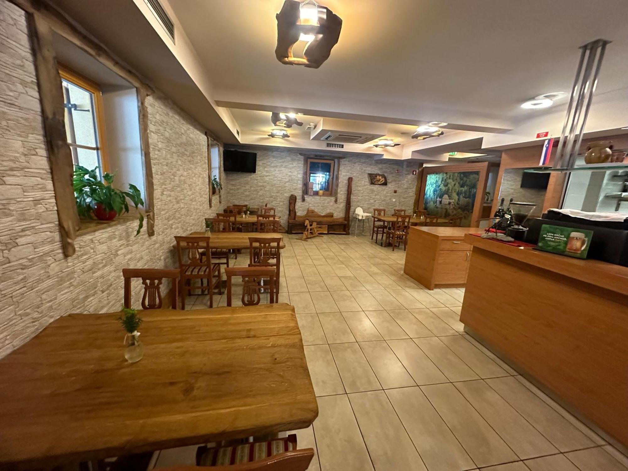 Domacija Vodnik & Apartments Церклье-на-Гореньскем Экстерьер фото