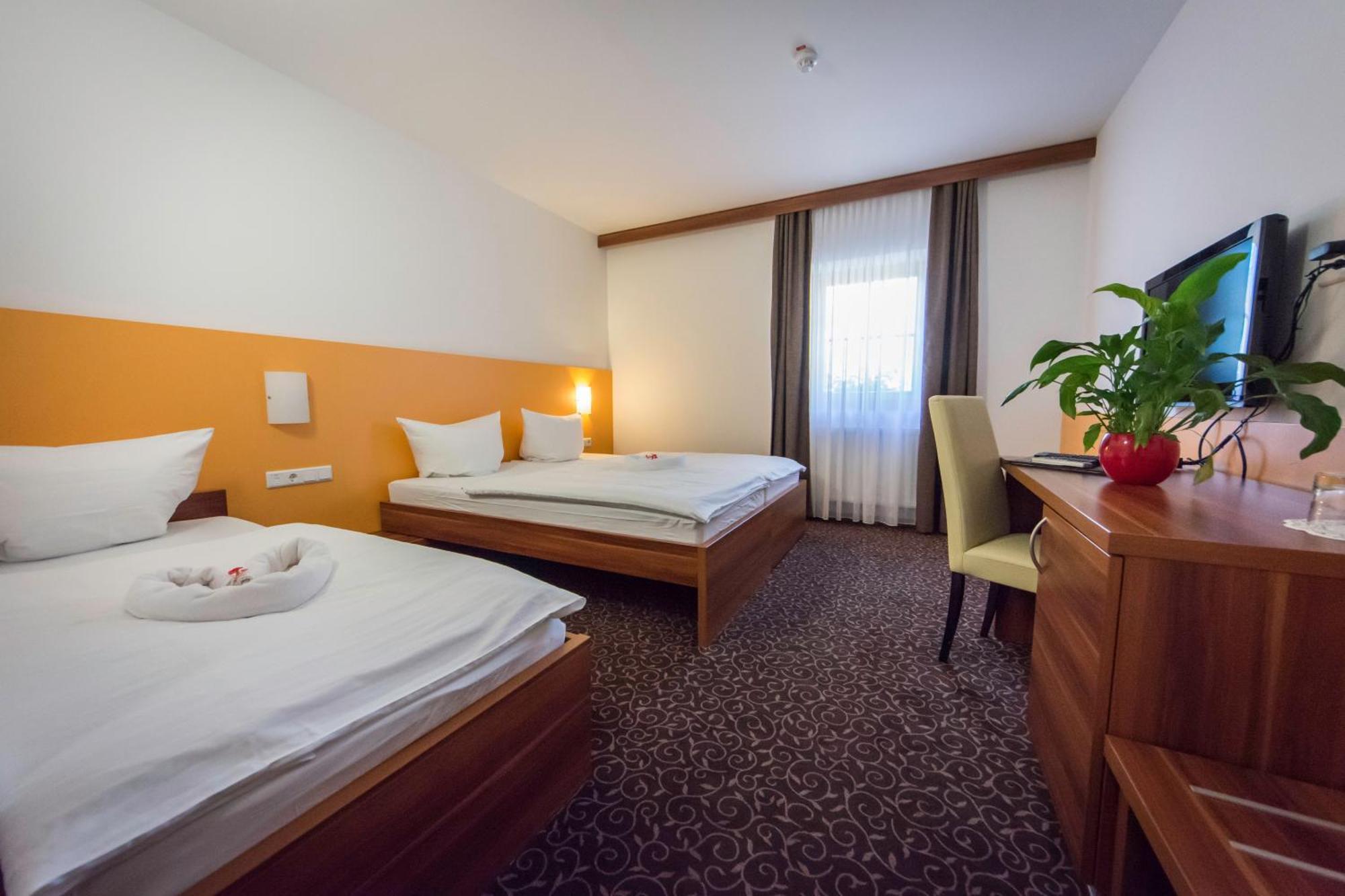 Domacija Vodnik & Apartments Церклье-на-Гореньскем Экстерьер фото