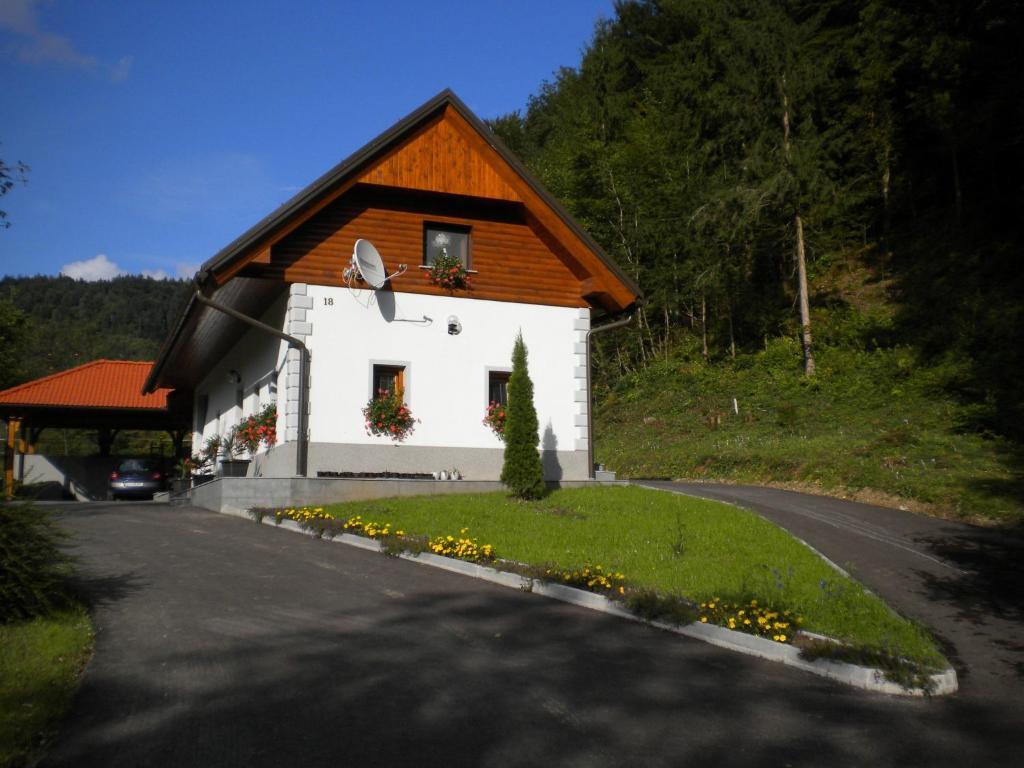 Domacija Vodnik & Apartments Церклье-на-Гореньскем Номер фото