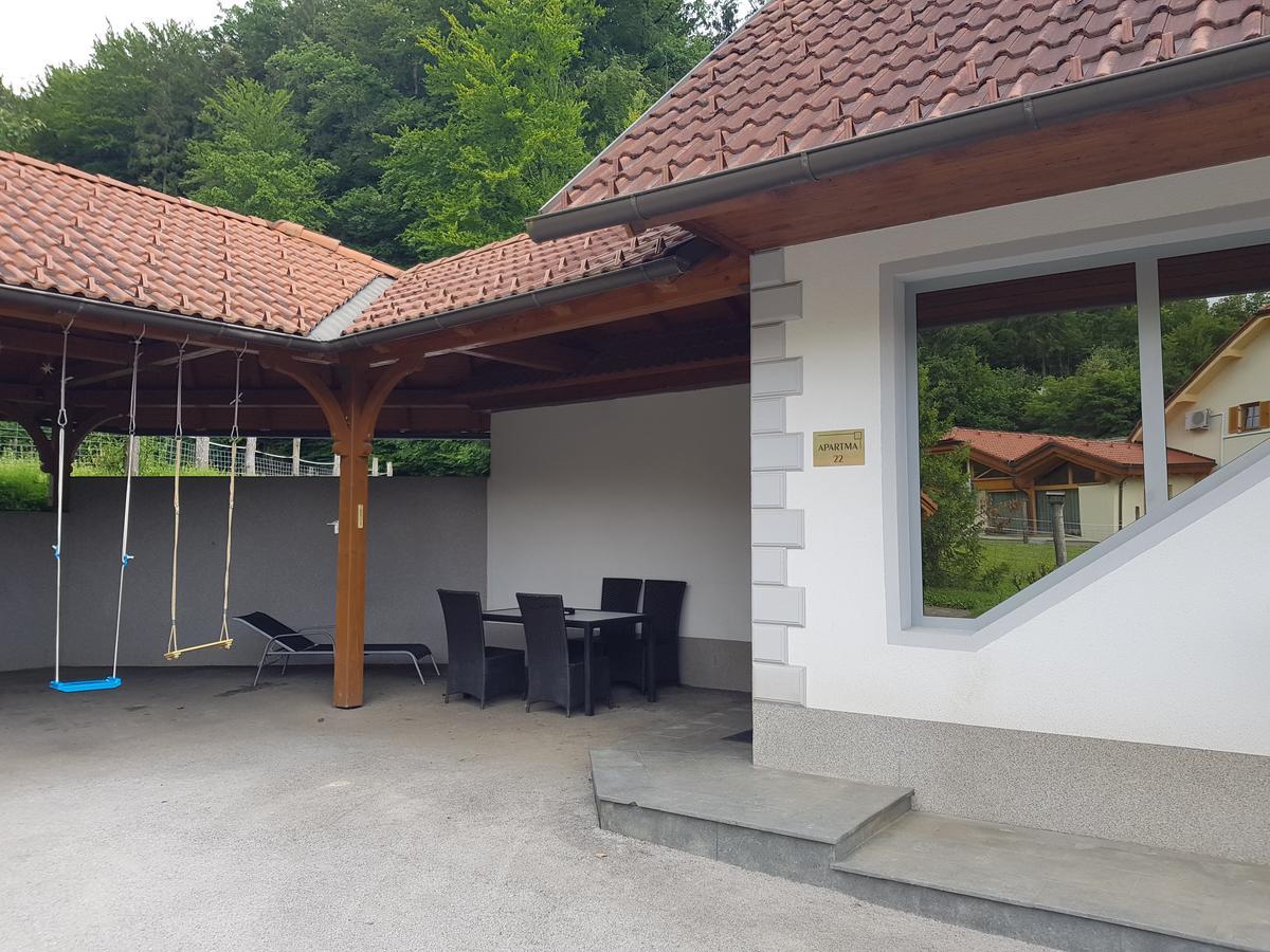Domacija Vodnik & Apartments Церклье-на-Гореньскем Экстерьер фото